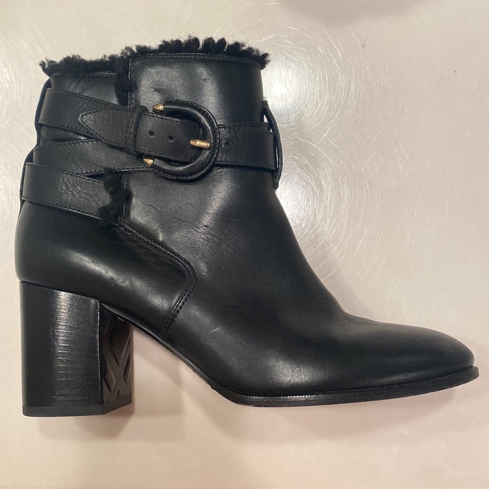 Burberry black leather fleece boot